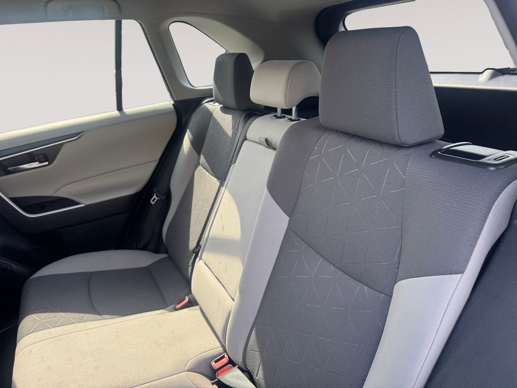 Used 2021 Toyota RAV4 XLE image 13