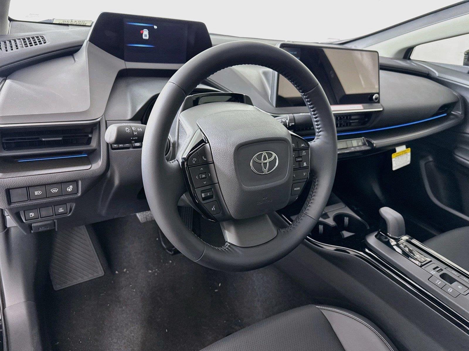 New 2026 Toyota Prius Plug-In Hybrid FWD image 4