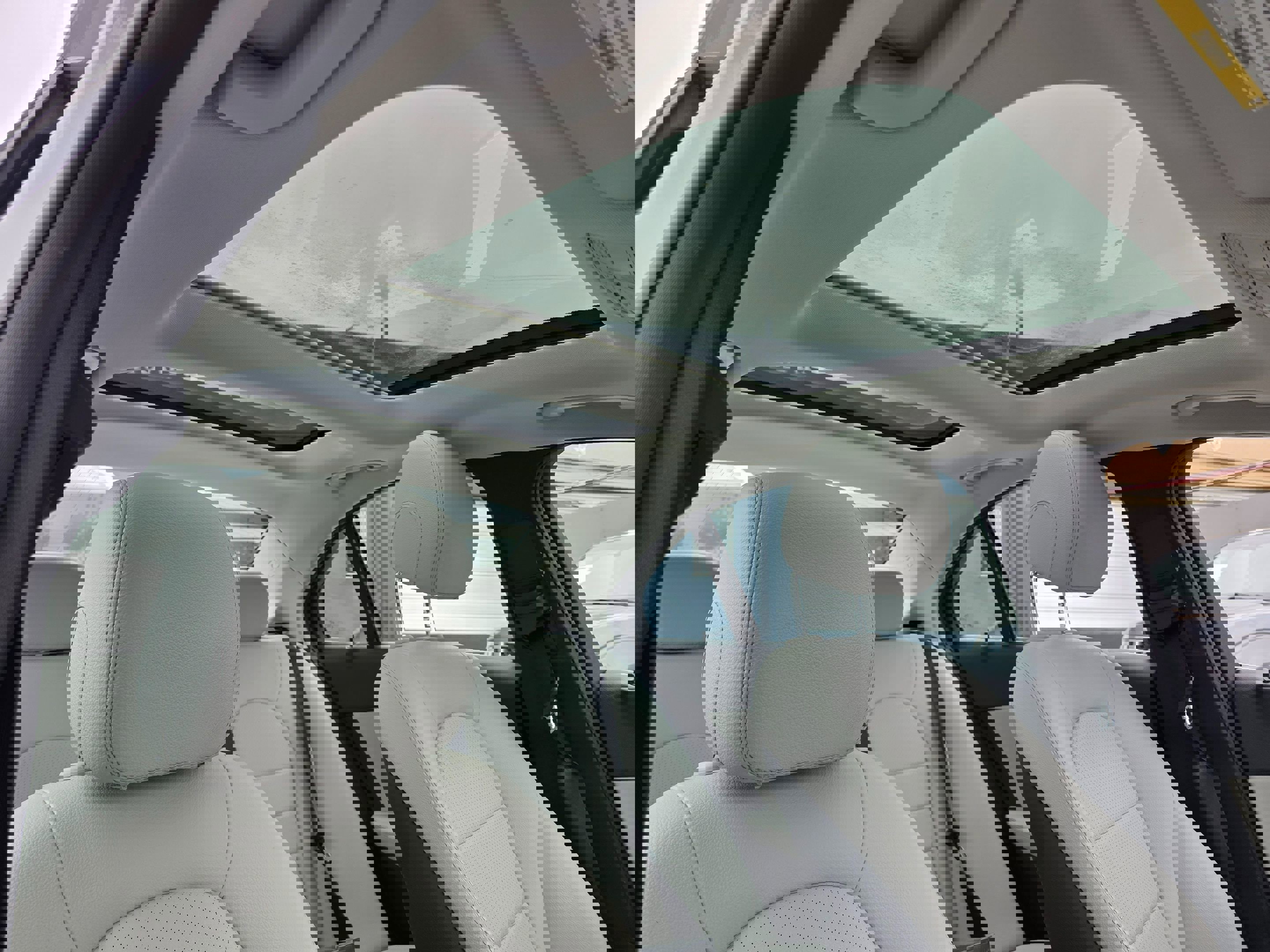 Used 2016 Mercedes-Benz C 350e Sedan w/ Multimedia Package image 12