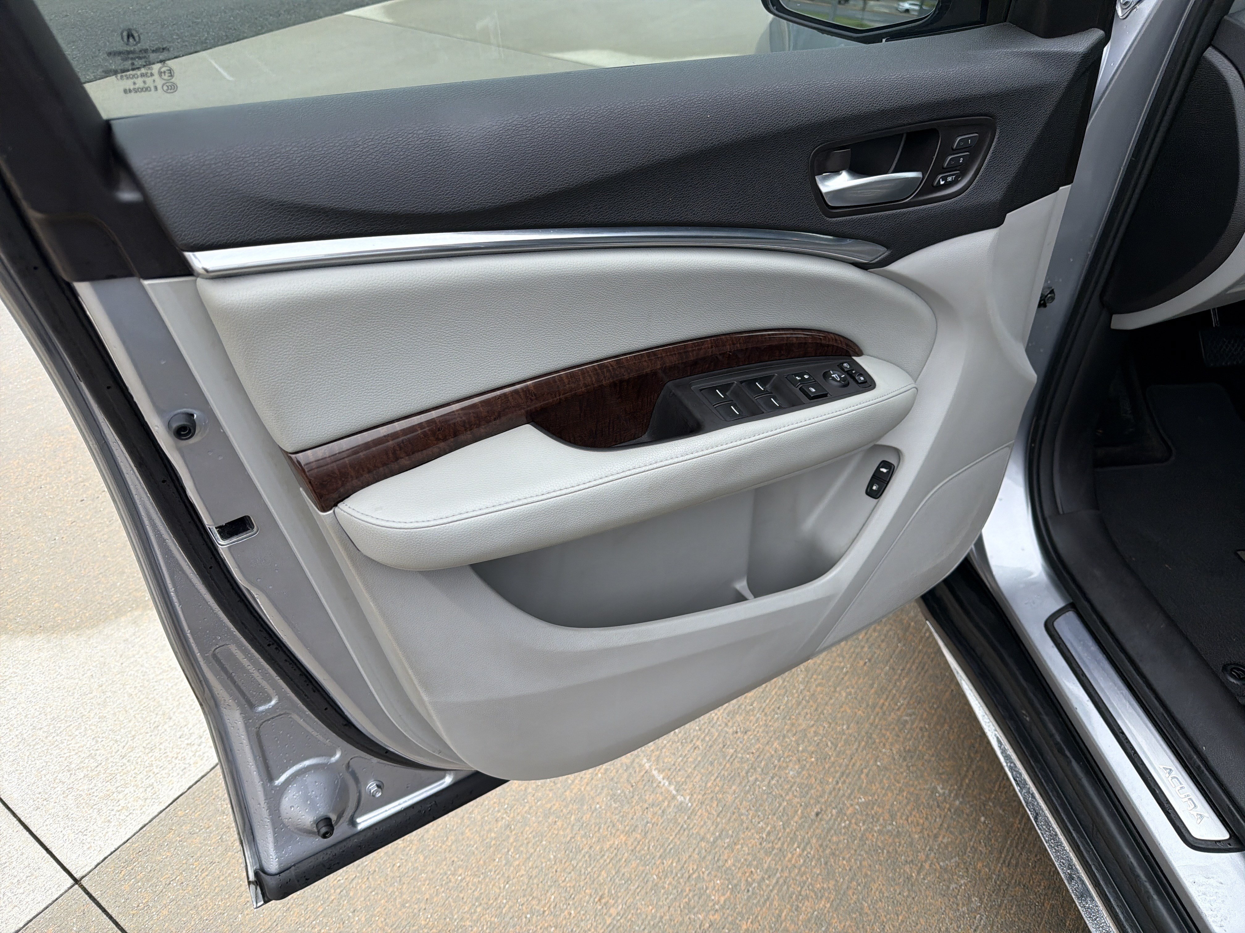 Certified 2017 Acura MDX SH-AWD w/ Technology Package image 14