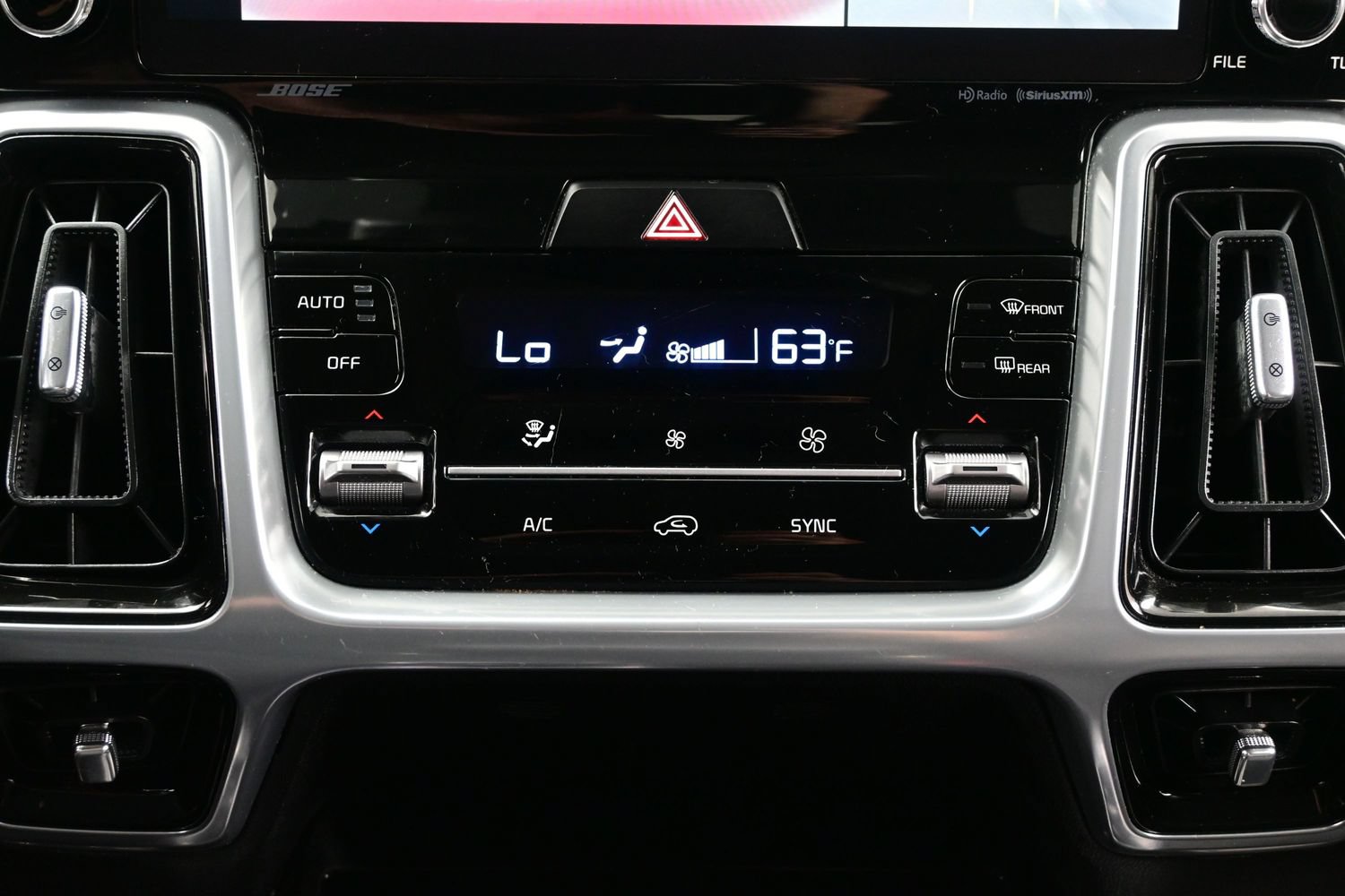 Used 2023 Kia Sorento SX AWD/4WD image 24