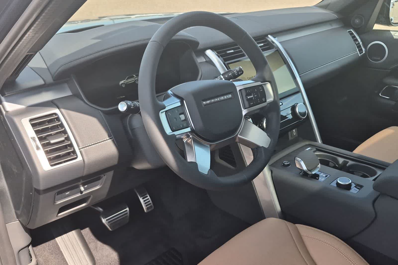 New 2026 Land Rover Discovery Limited Edition AWD/4WD image 2