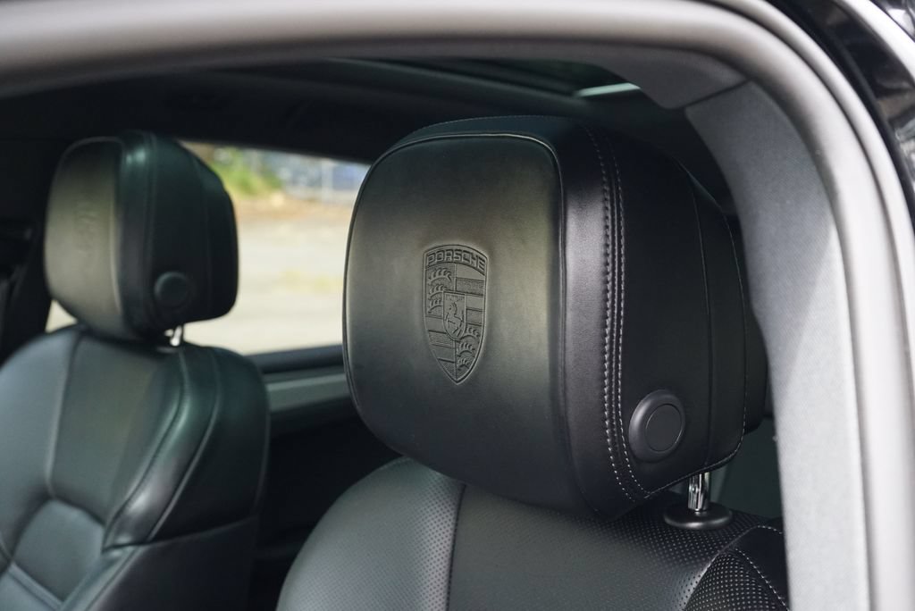 Used 2024 Porsche Macan AWD/4WD image 26