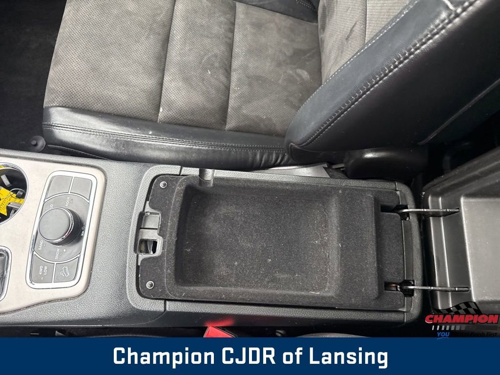 Used 2022 Jeep Grand Cherokee Laredo X AWD/4WD image 34