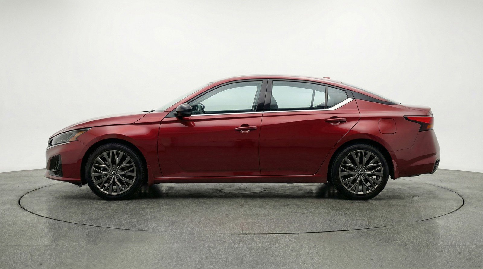 Used 2025 Nissan Altima 2.5 SV image 5