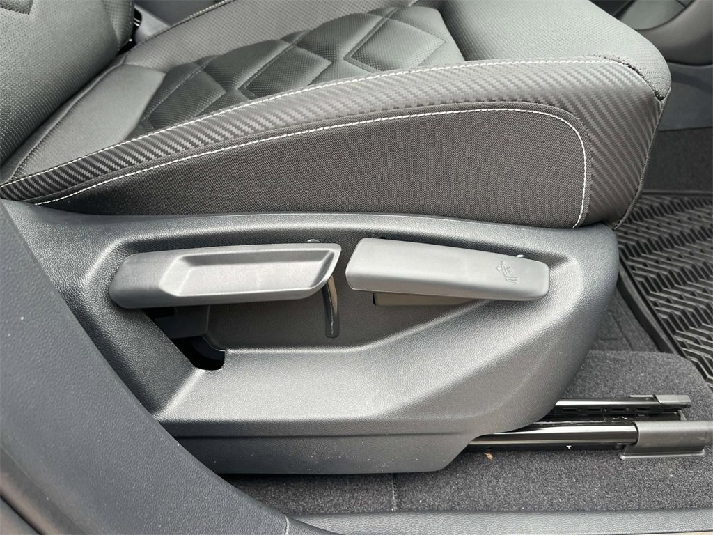 New 2025 Volkswagen Atlas Cross Sport SE image 20