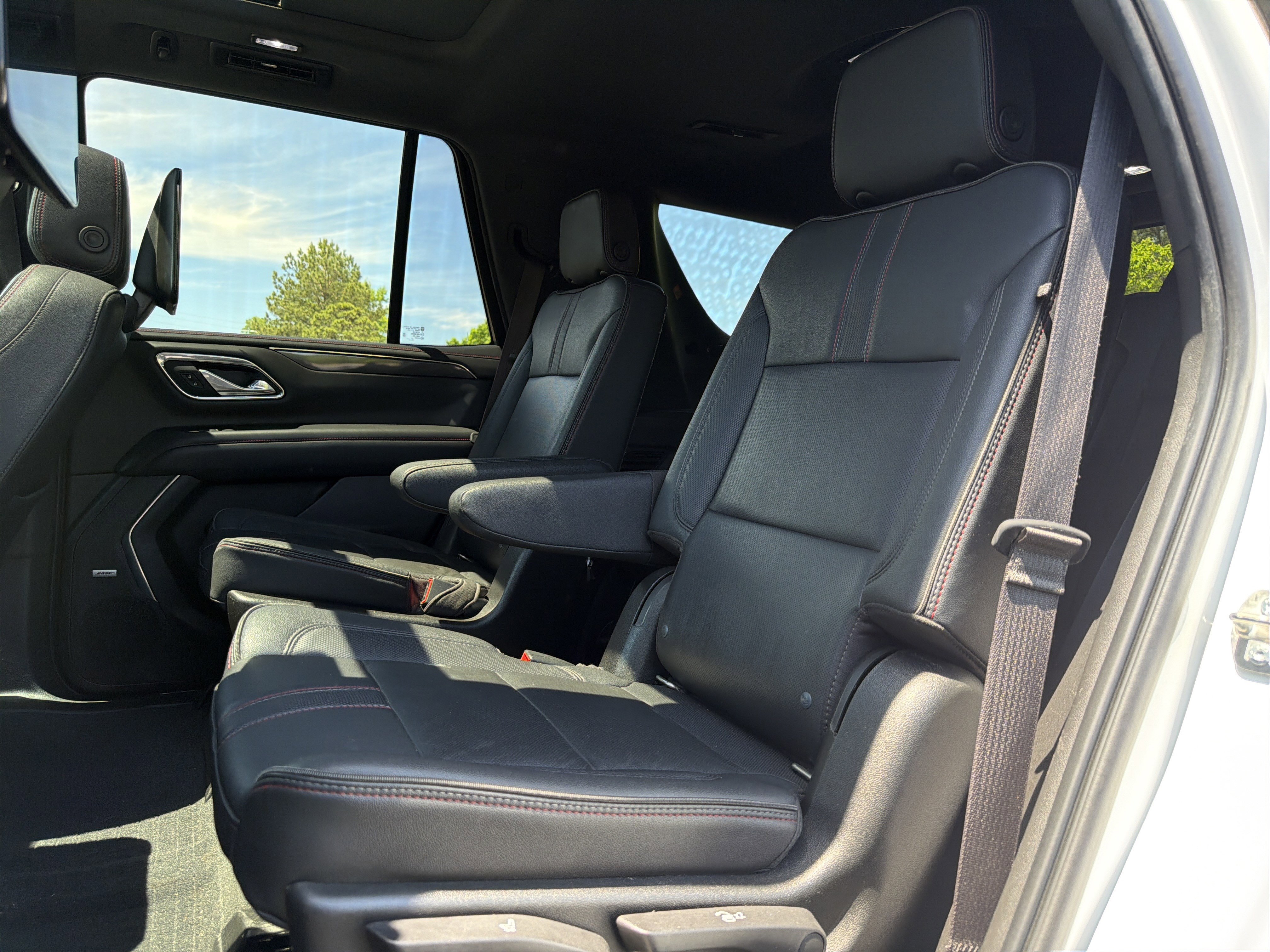Used 2021 Chevrolet Tahoe RST w/ Luxury Package AWD/4WD image 8