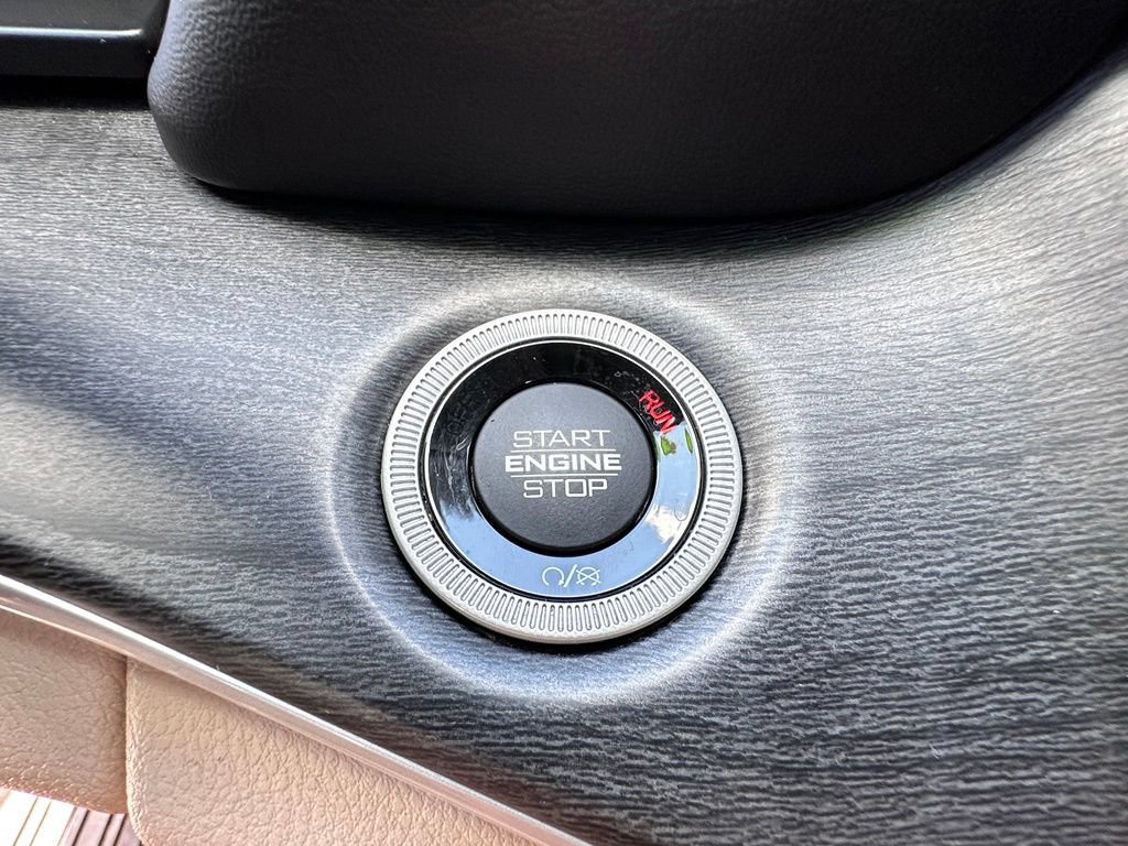 Used 2023 Jeep Grand Cherokee Limited AWD/4WD image 40