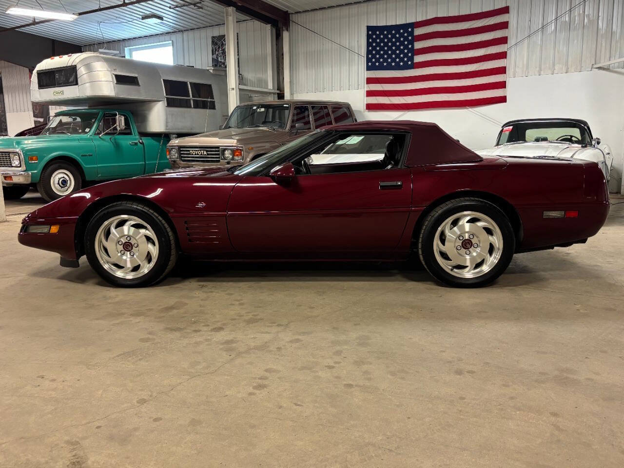 Used 1993 Chevrolet Corvette Convertible RWD image 3