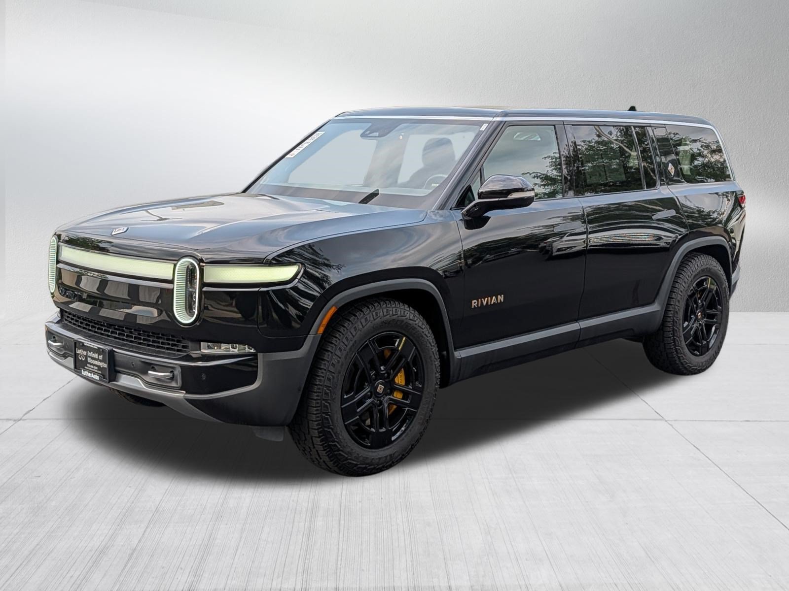 Used 2023 Rivian R1S Adventure Quad AWD/4WD image 3