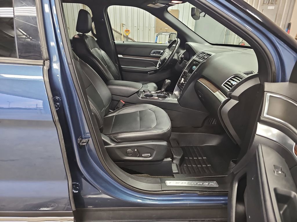Used 2018 Ford Explorer Limited AWD/4WD image 10