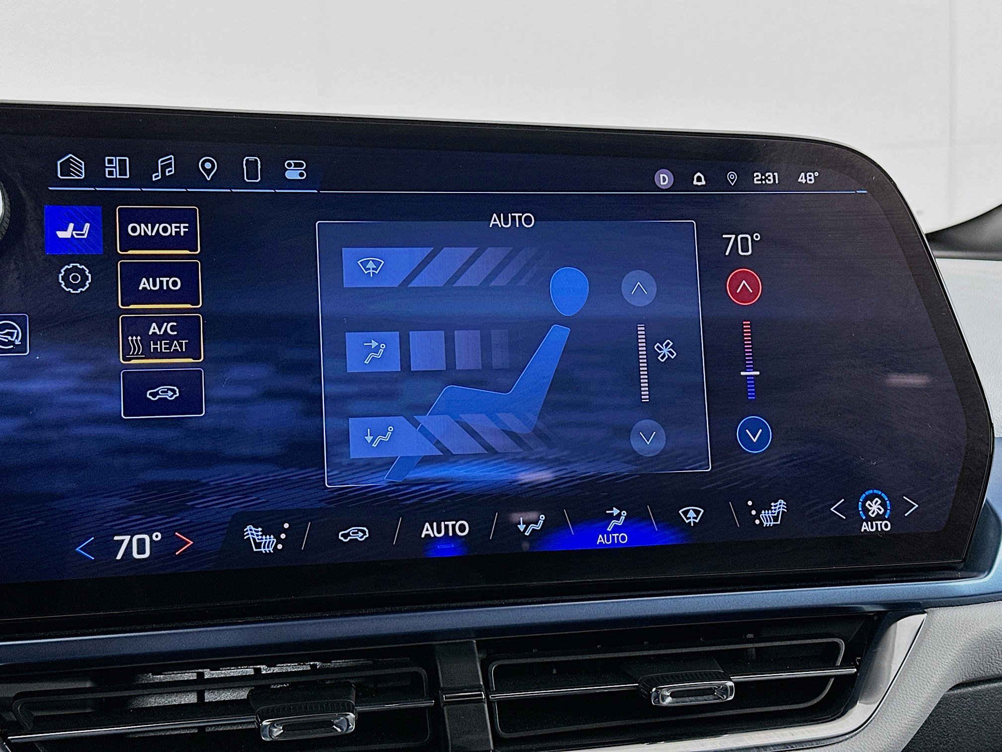 Used 2025 Chevrolet Equinox EV LT image 24