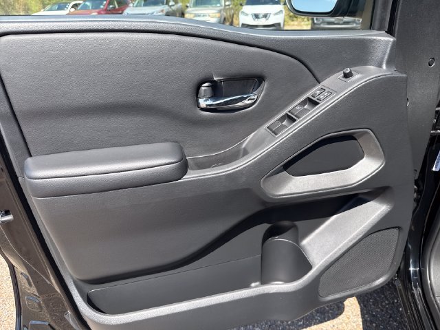 Certified 2025 Nissan Frontier SV RWD image 11