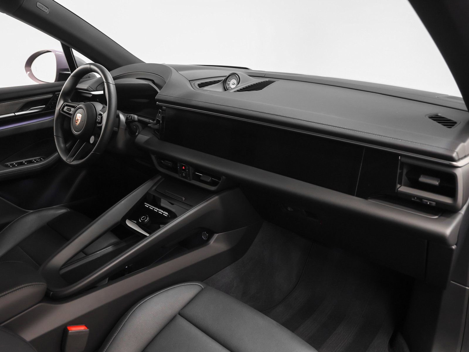 Certified 2025 Porsche Macan 4 Electric image 24