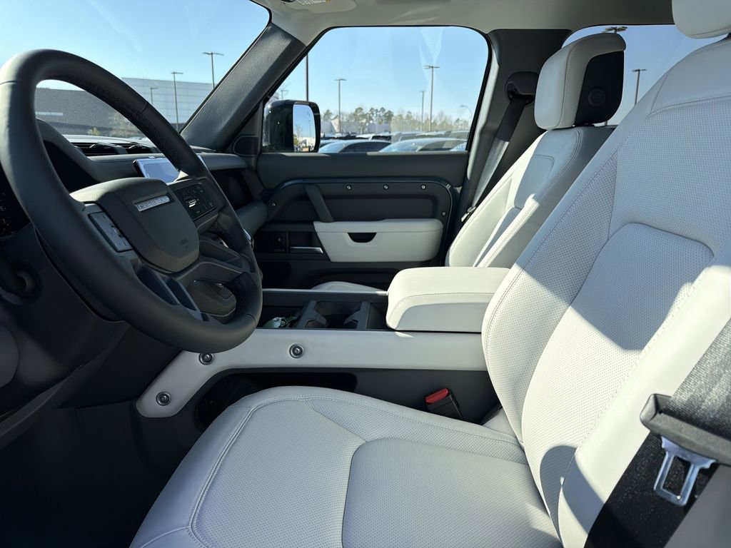 New 2026 Land Rover Defender 110 X-Dynamic SE image 10
