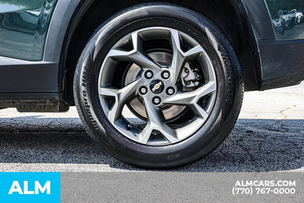 Used 2025 Chevrolet Trax LT FWD image 16