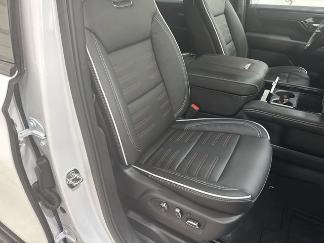 New 2026 GMC Yukon XL AT4 Ultimate AWD/4WD image 28