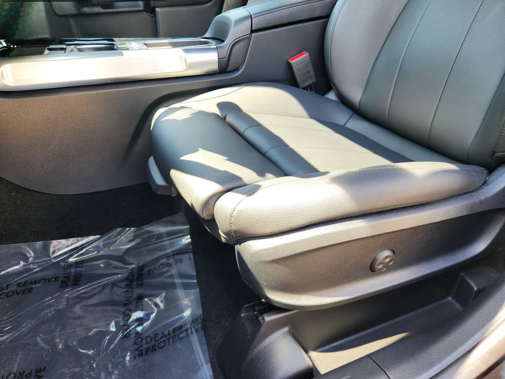 Used 2024 Mercedes-Benz GLB 250 image 17