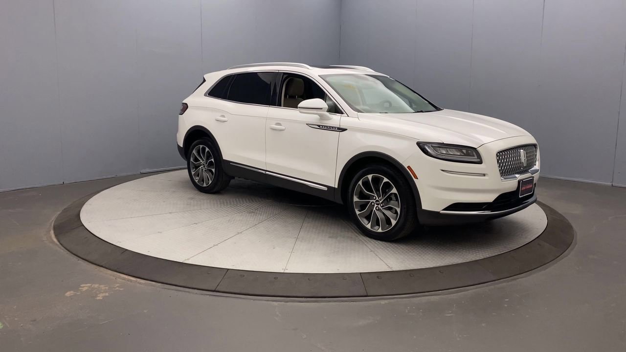 Used 2023 Lincoln Nautilus Reserve AWD/4WD image 7
