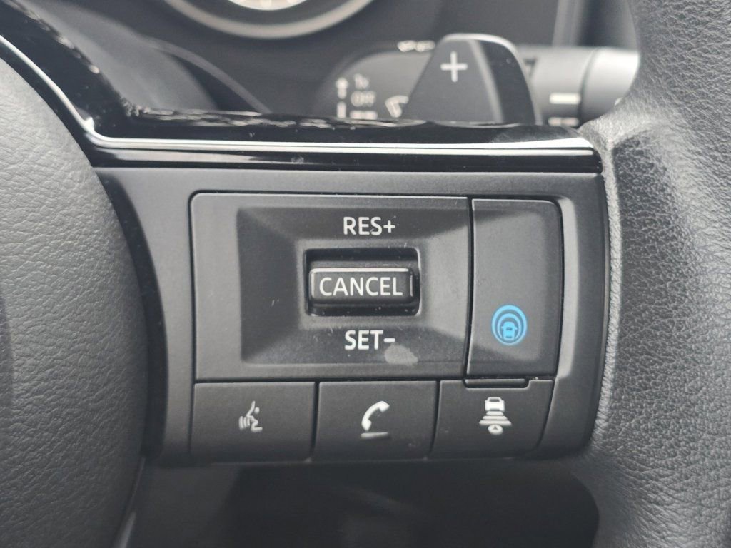Used 2023 Nissan Rogue SV AWD/4WD image 30