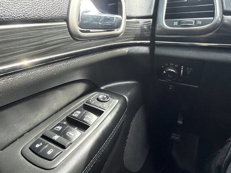 Used 2019 Jeep Grand Cherokee Limited X AWD/4WD image 25