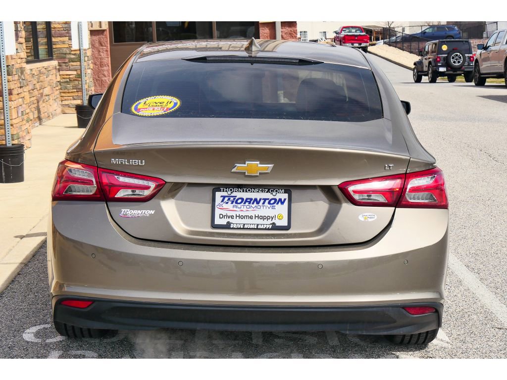 Used 2020 Chevrolet Malibu LT w/ Leather Package image 4