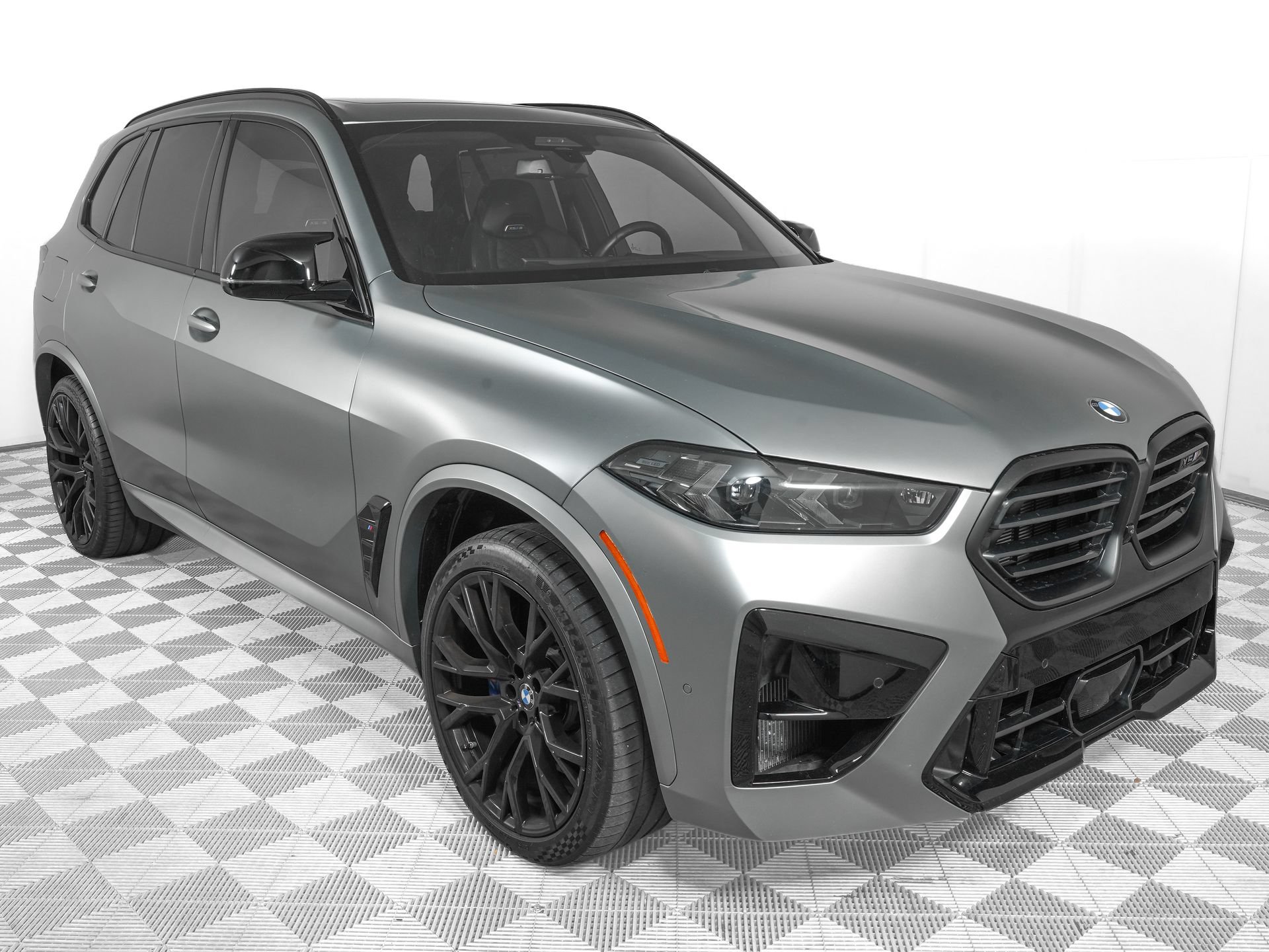 Used 2025 BMW X5 M Competition w/ Executive Package AWD/4WD image 3