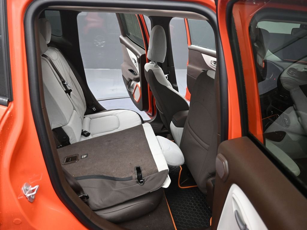 Used 2015 Jeep Renegade Latitude w/ Popular Equipment Group FWD image 25
