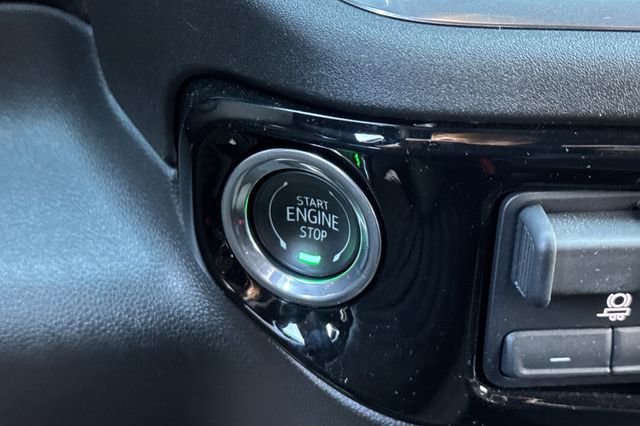 Used 2025 GMC Sierra 1500 Elevation image 21