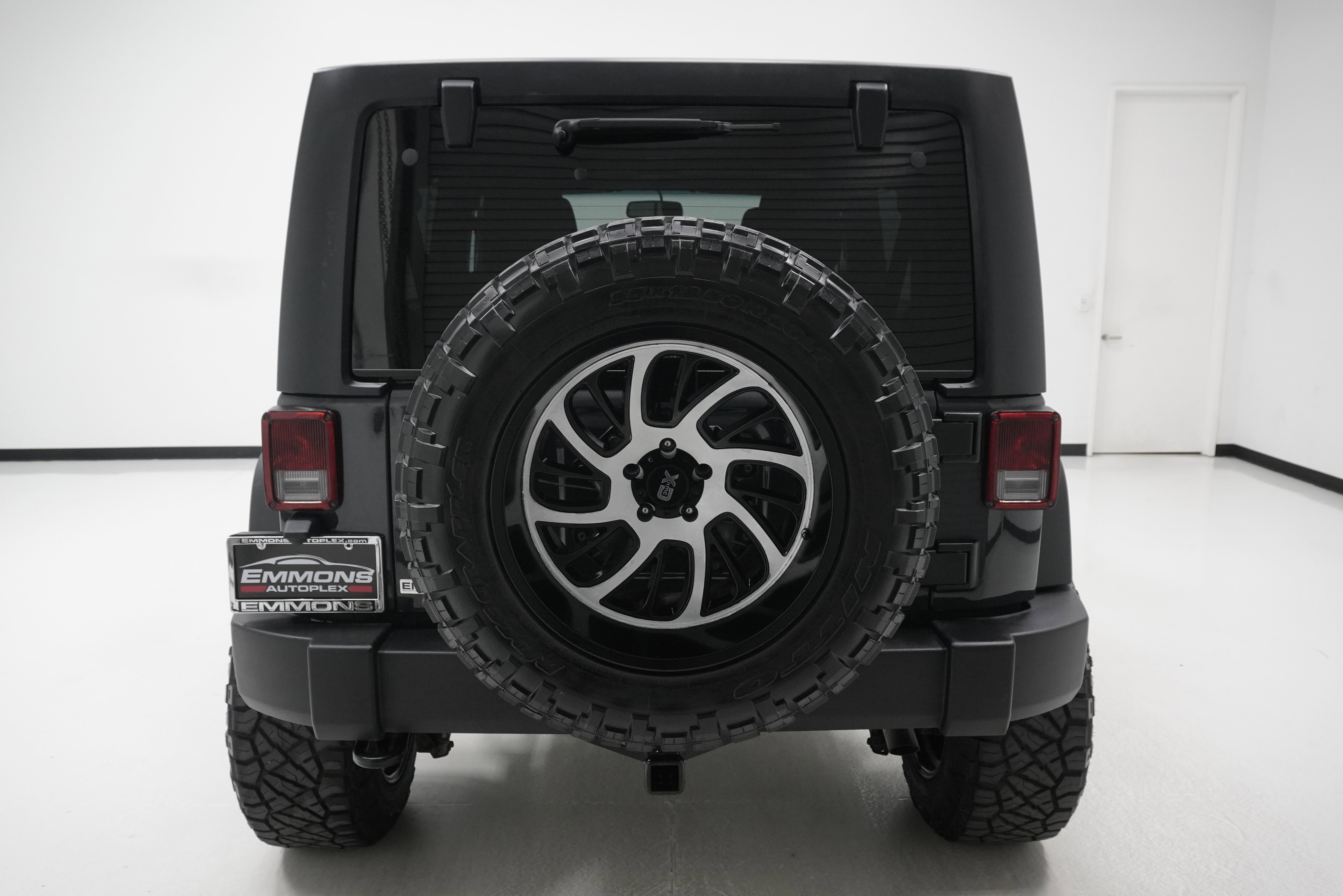 Used 2016 Jeep Wrangler Unlimited Rubicon w/ Connectivity Group AWD/4WD image 5