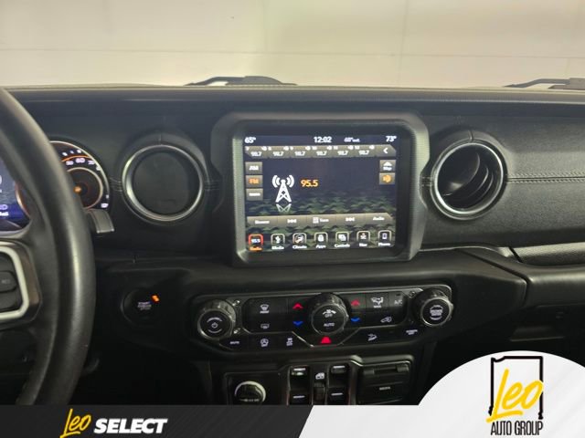 Used 2019 Jeep Wrangler Unlimited Sahara AWD/4WD image 13