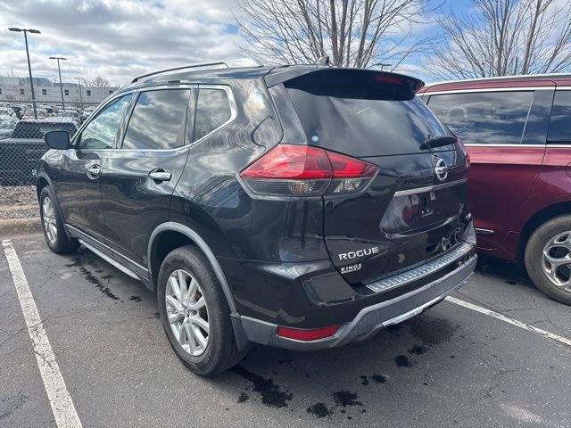 Used 2018 Nissan Rogue SV image 3