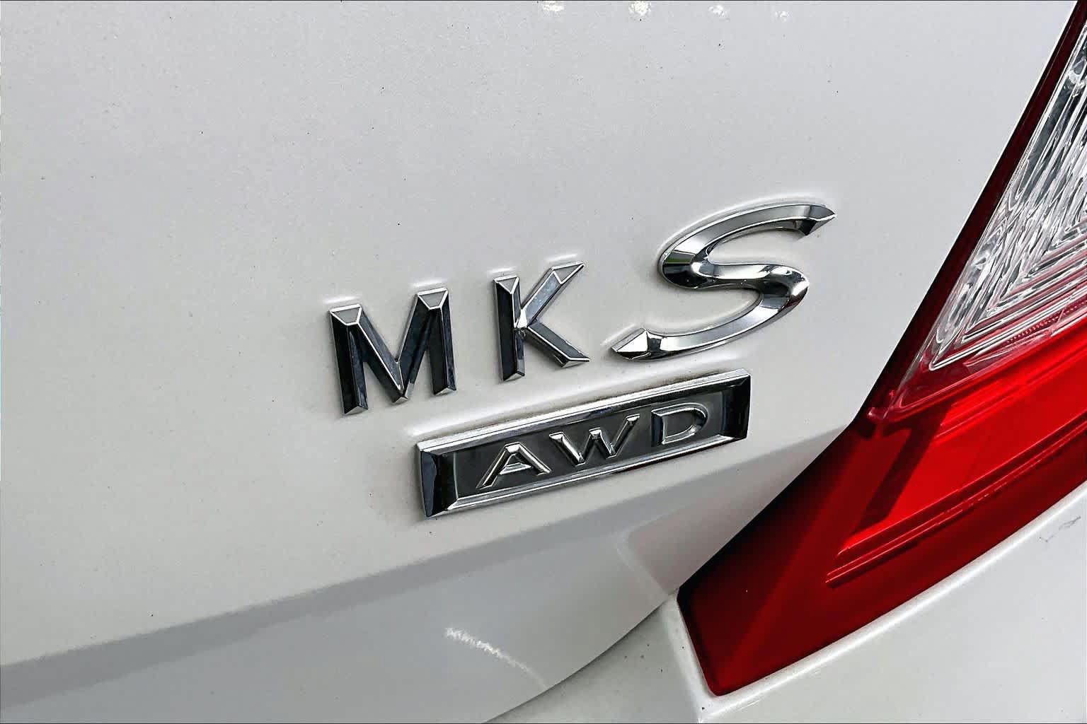 Used 2014 Lincoln MKS AWD w/ Equipment Group 101A image 10