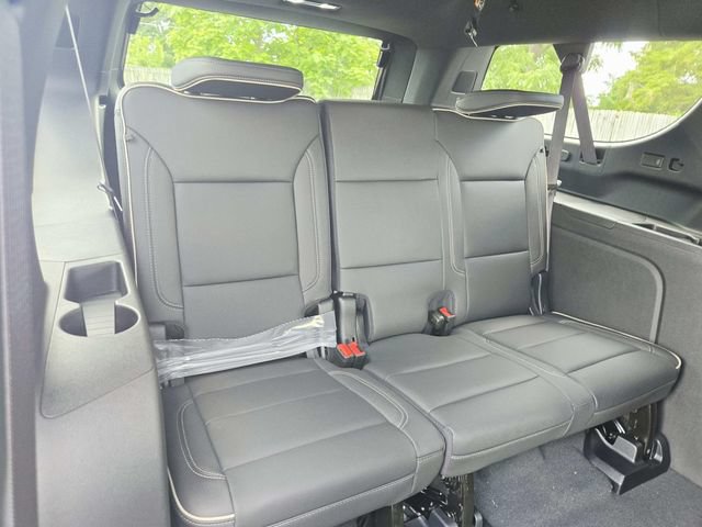 New 2026 Chevrolet Suburban Premier w/ Sun And Tow Package AWD/4WD image 13