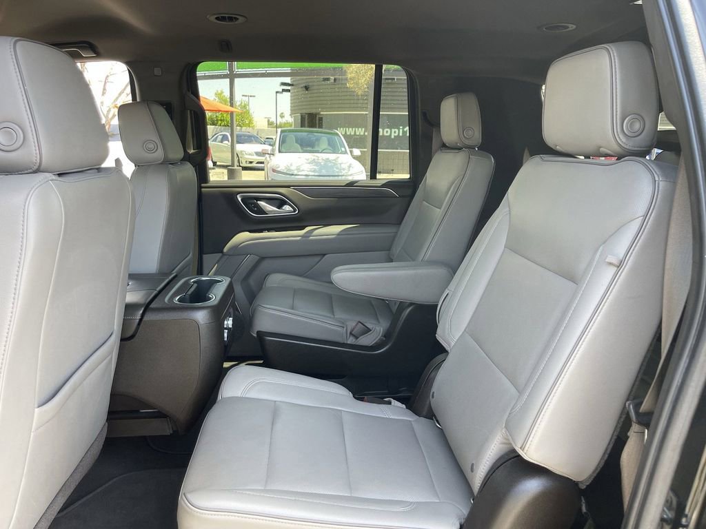 Used 2021 GMC Yukon XL SLT w/ SLT Luxury Package image 17