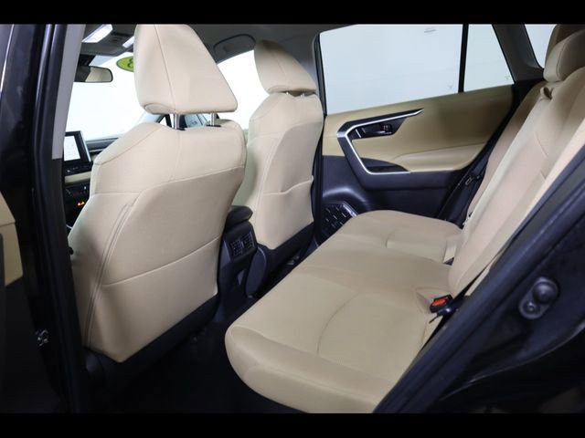 Used 2023 Toyota RAV4 LE image 18