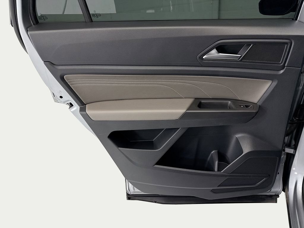 Certified 2023 Volkswagen Atlas Cross Sport SE w/ Black Wheel Package image 24