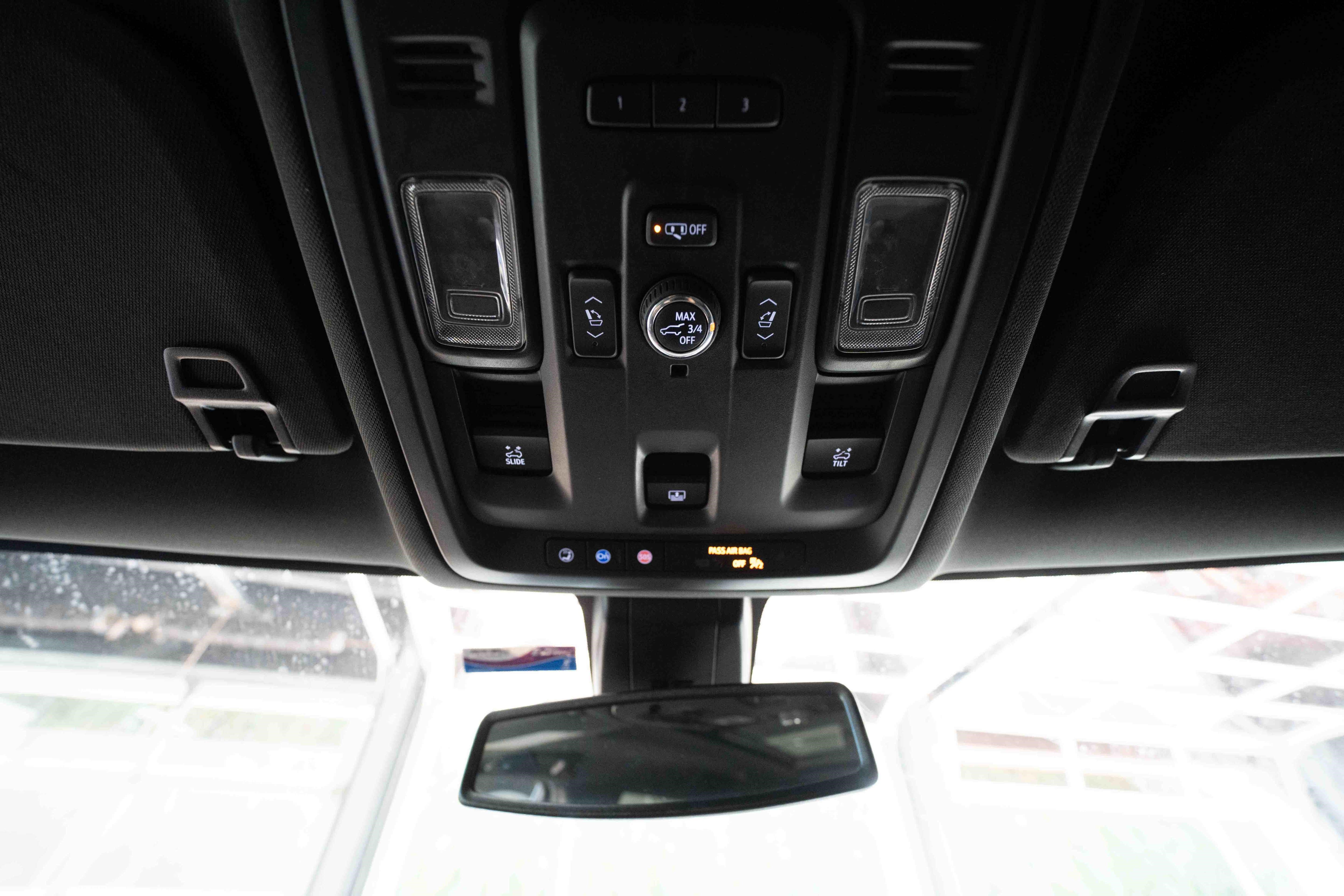 Used 2021 Chevrolet Tahoe Z71 w/ Z71 Signature Package AWD/4WD image 17