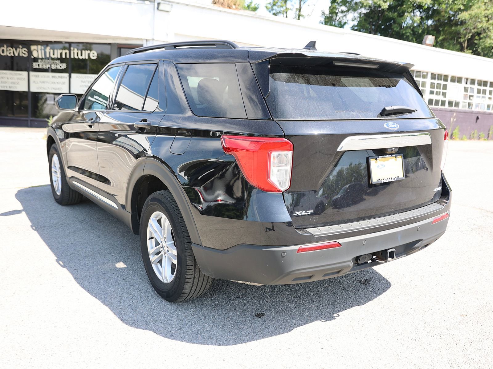 Used 2023 Ford Explorer XLT w/ Class IV Trailer Tow Package AWD/4WD image 5