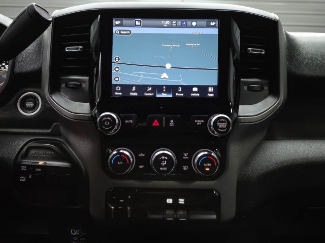 Used 2024 RAM 3500 Tradesman w/ Chrome Appearance Group AWD/4WD image 29