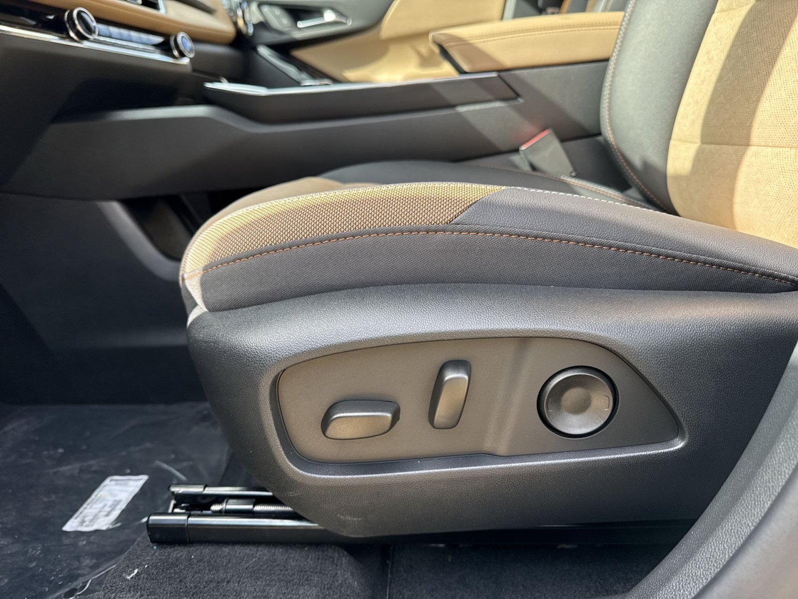 New 2026 Chevrolet Equinox ACTIV FWD image 14
