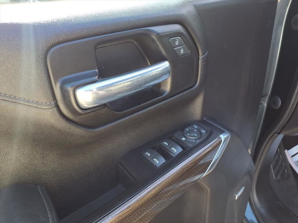 Used 2020 Chevrolet Silverado 1500 RST image 19