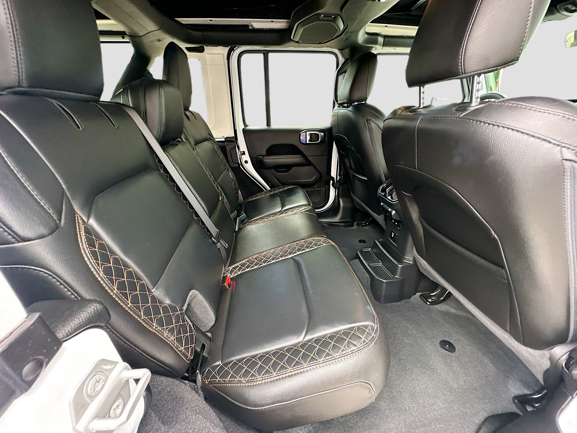Used 2023 Jeep Wrangler Unlimited Sahara image 27