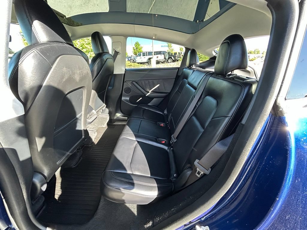 Used 2024 Tesla Model Y Long Range AWD/4WD image 23