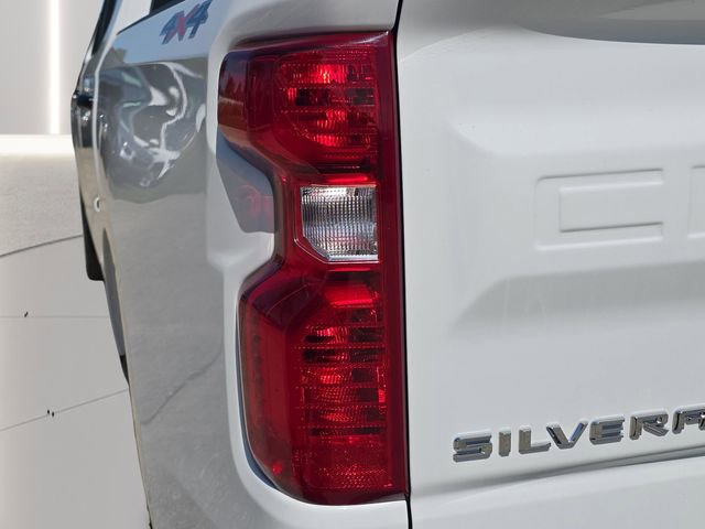 Used 2024 Chevrolet Silverado 1500 LT AWD/4WD image 7