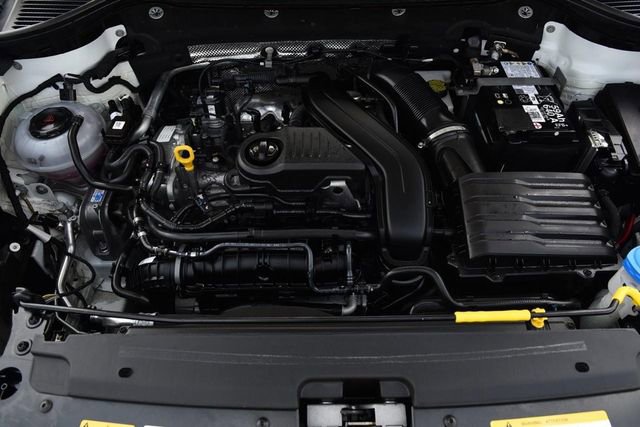 Certified 2024 Volkswagen Taos SE w/ Panoramic Sunroof Package image 27