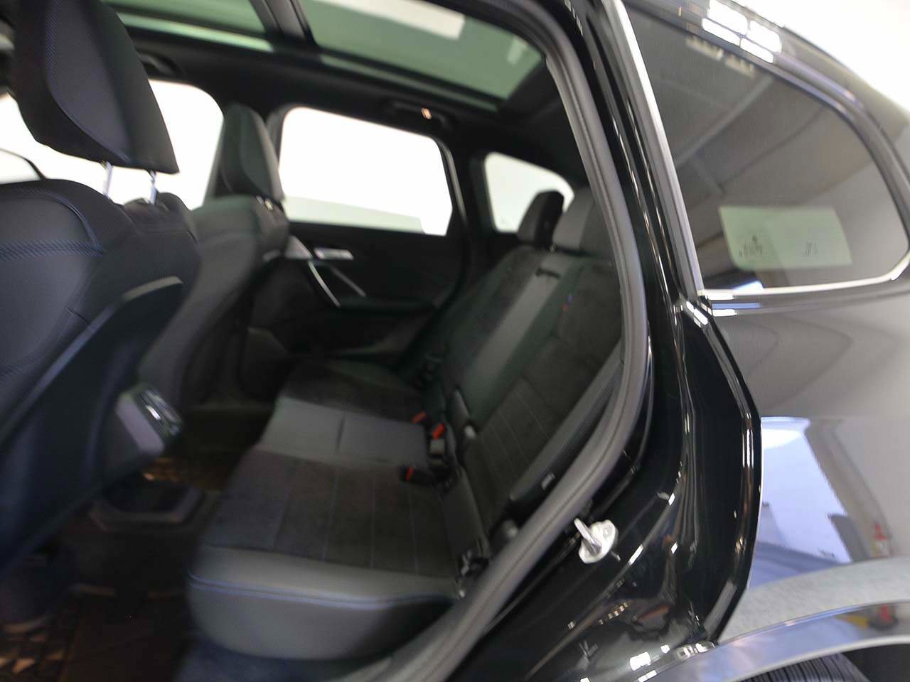 Certified 2025 BMW X1 xDrive28i w/ M Sport Package image 11