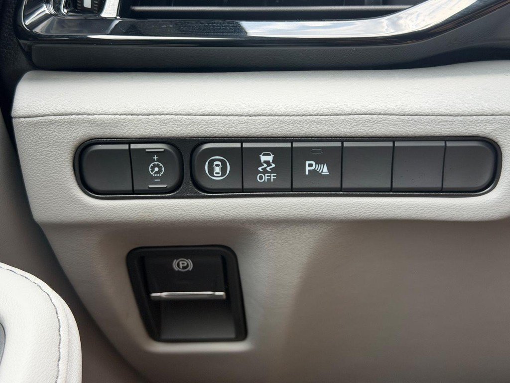 Used 2026 Acura MDX SH-AWD w/ Technology Package image 17