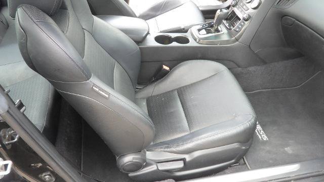 Used 2016 Hyundai Genesis Coupe 3.8 image 24