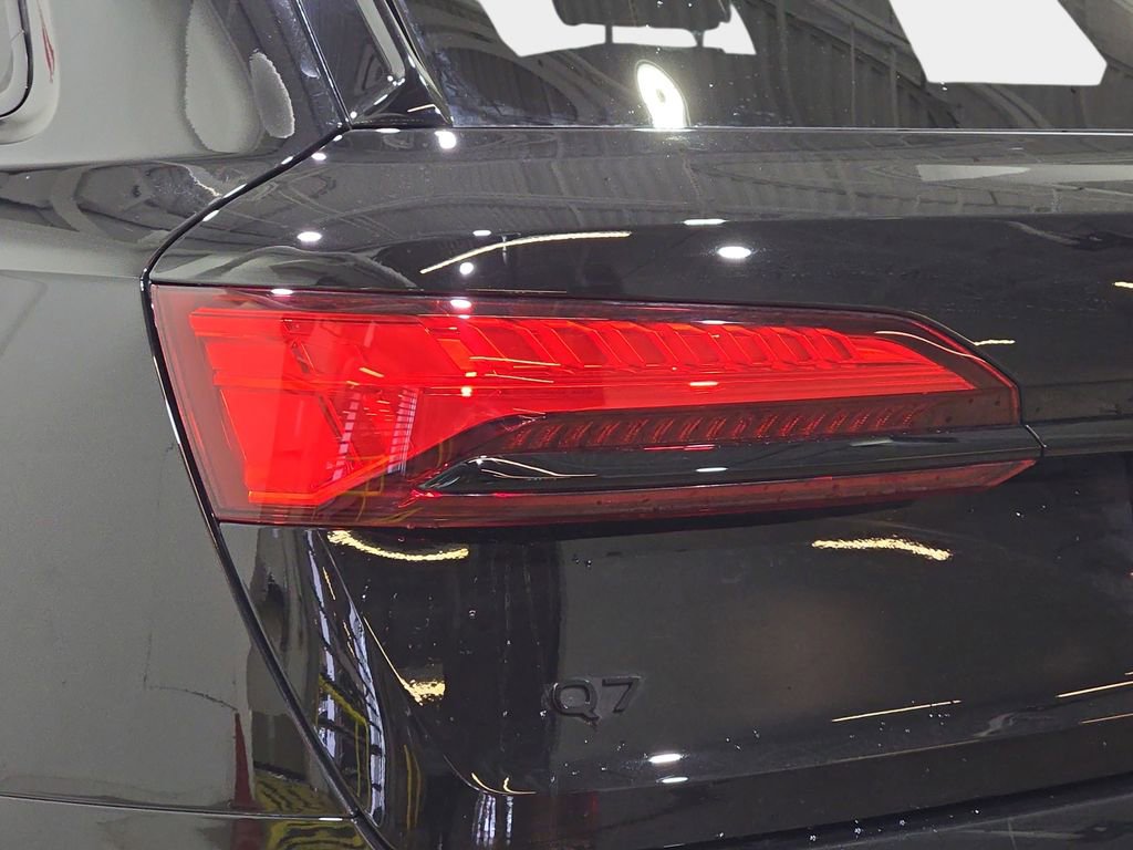 Used 2025 Audi Q7 2.0T Premium w/ Convenience Plus Package image 33